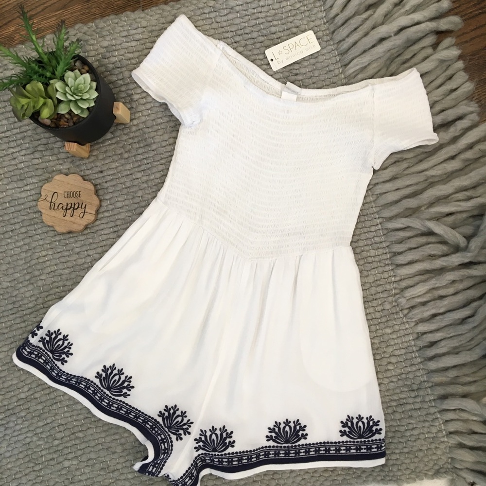 ❌SOLD {l space} embroidered smocked romper - Picture 1 of 8